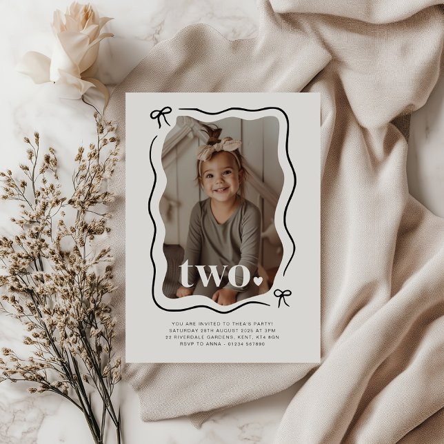 Bow Wavy Border Foto 2. Geburtstag Einladung (Von Creator hochgeladen)