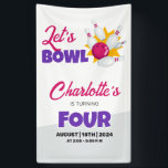 Bowl Kids Bowling Birthday Party Banner<br><div class="desc">Mit diesem bezaubernden Bowling-Geburtstagsbanner machen Sie sich auf den Weg! Dieses Design ist perfekt zum Geburtstag eines kleinen Mädchens geeignet und bietet ein niedliches Bowling-Button und einen glücklichen Bowlingball. Personalisieren Sie mit Ihren Party-Details für ein einzigartiges Banner,  das einen bleibenden Eindruck hinterlassen wird.</div>