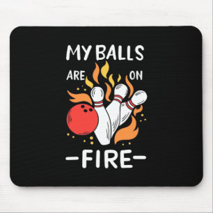 Bowler-Balls sind in Flammen. Mousepad
