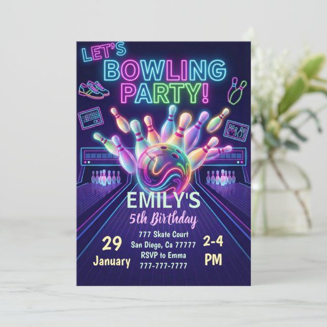 Bowling Birthday Invitation Strike Up Some Fun Einladung (Stehend Vorderseite)