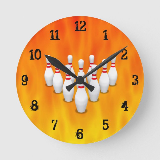 Bowling Pins: Wall Clock Runde Wanduhr (Vorderseite)