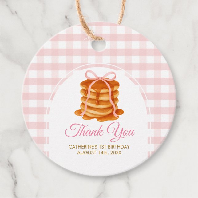 Bows and Brunch Pancake Pink 1st Birthday Gingham Geschenkanhänger (Vorderseite)