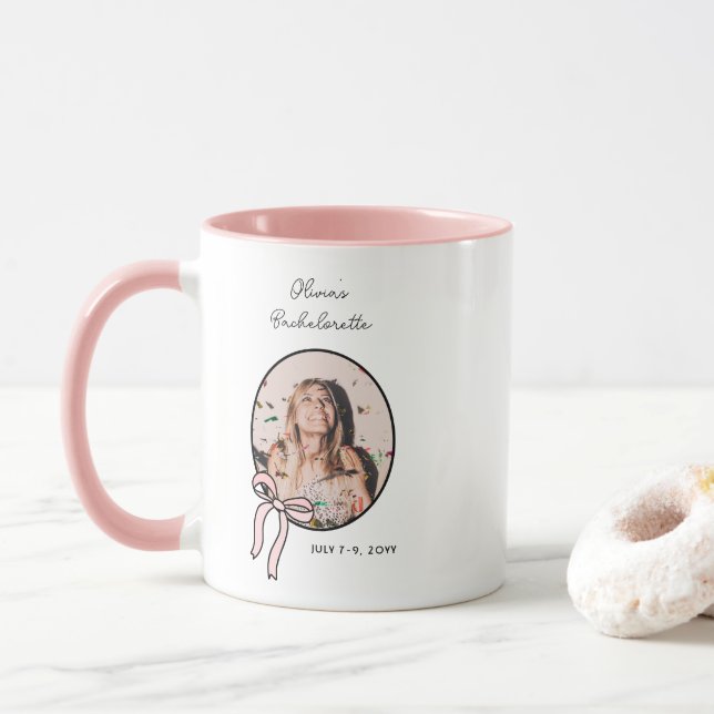 Bows & Babes Bachelorette Pink Girly Custom Foto Tasse (Mit Donut)