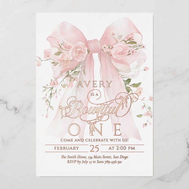 Bowtiful One 1st Birthday Floral Bow Girls Folieneinladung (Vorderseite)