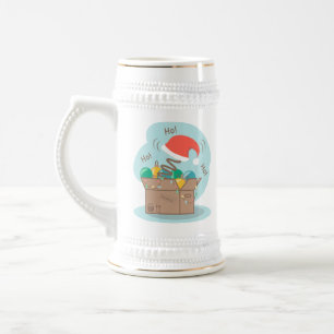 Boxbox mit Weihnachtsdekoration und Weihnachtsmann Bierglas