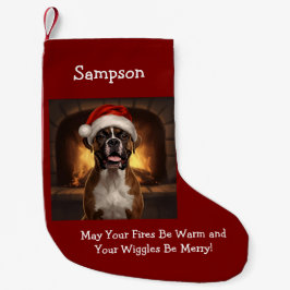 Boxer Hund in Weihnachtsmannmütze Kleiner Weihnachtsstrumpf