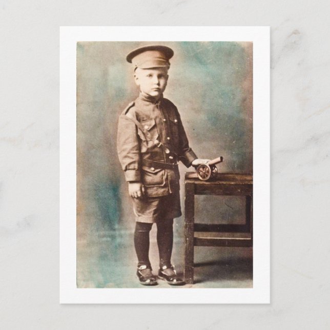 Boy and Toy Cannon Hand Tinted aus dem Ersten Welt Postkarte (Vorderseite)