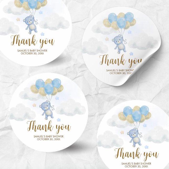 Boy Bear Bear Bearly Wait Baby Dusche Runder Aufkleber (Blue We Can Bearly Wait Bear Balloons Baby Shower Sticker)