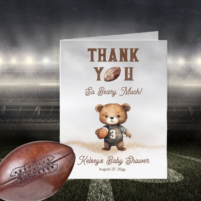 Boy Bearly Wait American Football Baby Dusche Dankeskarte (Teddy Bear Boy American Football Bearly Wait Baby Shower "Thank You Beary Much!" Folded Card)