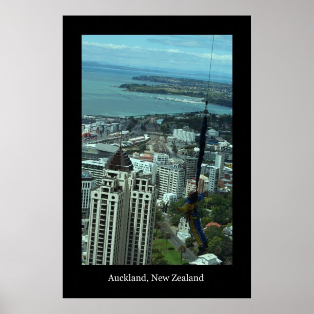 Boy Bungee Jumping vom Sky Tower Poster (Vorne)