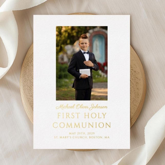 Boy Foto Script Erste heilige Kommunion Gold Folieneinladung (Elegant Script Boy First Holy Communion Gold Foil Invitation)