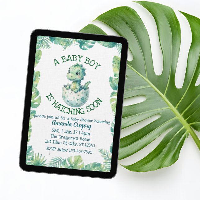 Boy Hatching Soon, Green Dino Baby Shower Einladung (Von Creator hochgeladen)