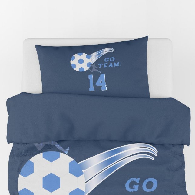 Boy Teen Soccer Ball Athlete Name Personalisiert Kissenbezug (Von Creator hochgeladen)