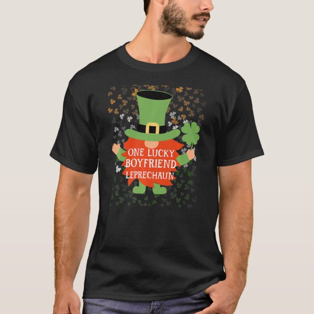 Boyfriend Funny St Patrick S Day Lucky Gnome Famil T-Shirt (Vorderseite)