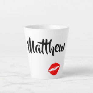 Boyfriend Kisses Milchtasse
