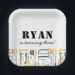 Boys Baumeister Geburtstag Pappteller<br><div class="desc">Dieses Einweggeschirr-Design bietet Aquarellbauwerkzeuge und lustige Typografie für den kleinen Handwerker.</div>