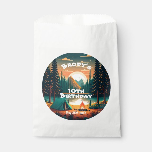 Boys Camping Adventure Birthday Party Geschenktütchen (Vorderseite)