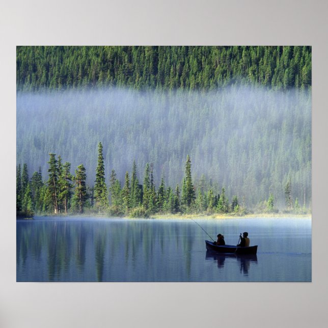 Boys, die auf dem Waterfowl Lake fischen, Banff Na Poster (Vorne)