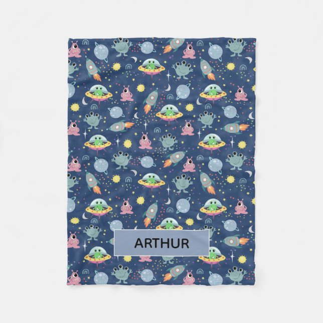 Boys Niedlich Space Alien Cartoon Muster & Name Ki Fleecedecke (Vorderseite)