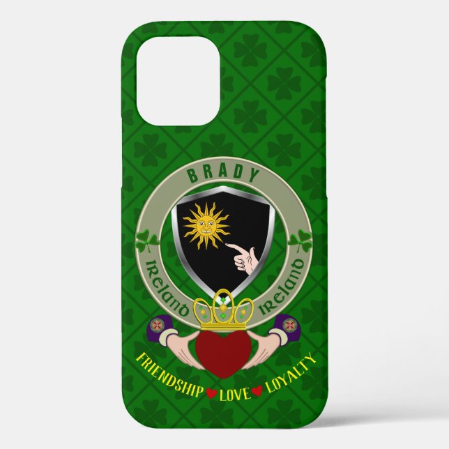 Brady Irish Shield & Claddagh Personalisiert Case-Mate iPhone Hülle (Rückseite)