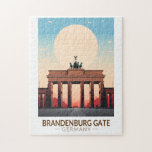 Brandenburger Tor Deutschland Reisen Vintag<br><div class="desc">Vektorgrafiken des Brandenburger Tors. Stehend majestätisch im Herzen Berlins ist das Brandenburger Tor ein symbolträchtiges neoklassizistisches Denkmal,  das die turbulente Geschichte der Stadt miterlebt hat und heute ein mächtiges Symbol für Einheit und Frieden darstellt.</div>