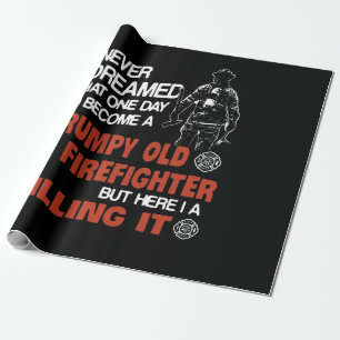 Brandgeschenk   Grumpiger alter Feuerwehrmann Geschenkpapier