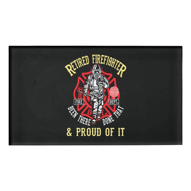 Brandgeschenk | Ruheständiger Feuerwehrmann & Prou Namenschild (Vorderseite)