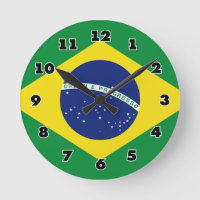 Brasilianische Flagge mit Rund-Mauer-Uhr