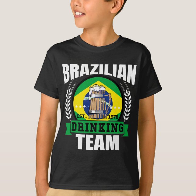 Brasilien Drink Team Funny brasilianischen Flag Bi T-Shirt (Vorderseite)