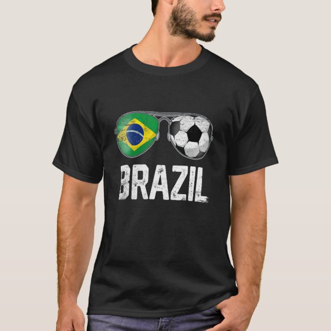 Brasilien Flaggenbrille Kostümfußball T-Shirt (Vorderseite)