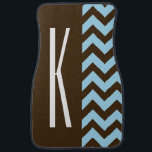 Braun & Baby Blue Zickzack Streifen Autofußmatte<br><div class="desc">Niedliches,  anpassbares weißes Monogramm auf dem schicken Brown & Baby Blue Zickzack Stripmuster. Cooles,  mädchenhaftes Design mit einem großen,  maßgeschneiderten,  personalisierten Monogramm. Ein angesagtes Geschenk für Kinder,  Jugendliche,  Teenager oder Erwachsene!</div>