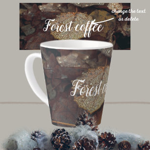 Braun fiel nach Regen Blätter Milchtasse