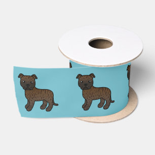 Braun-gefleckter Staffordshire Bull Terrier Hund a Satinband