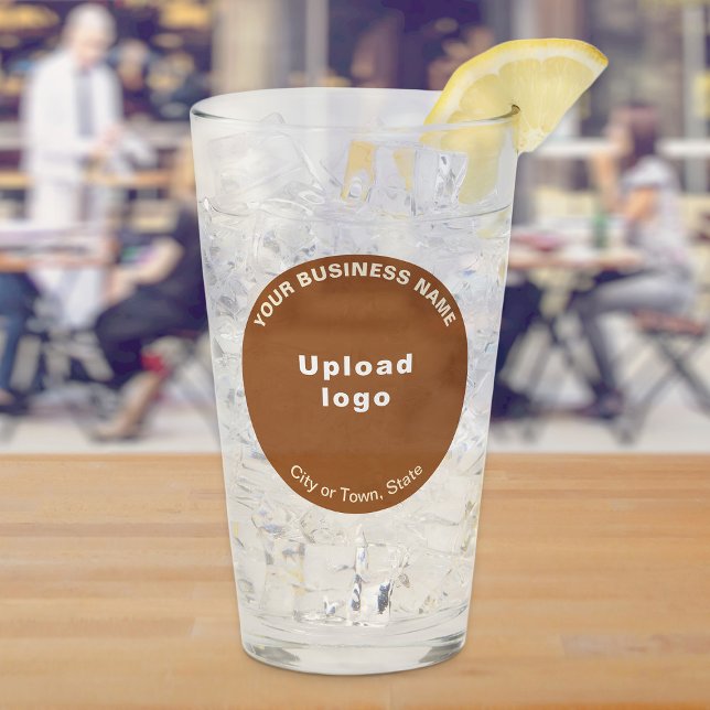 Braun-Round-Shape-Marke auf Glas-Cup Glas (Build brand name awareness. Brown round business brand on glass cup.)