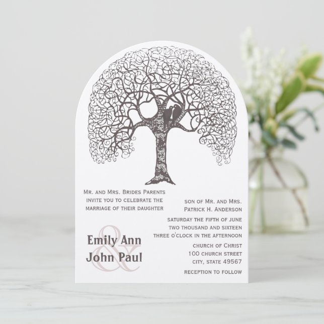 Braun Rustic Tree Love Bird Woodland Hochzeit Einladung (Stehend Vorderseite)