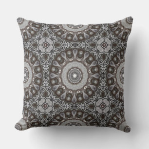 Braun-silbernes Kaleidoskop-Mandala-Muster Kissen