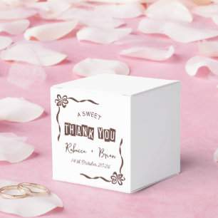 Braun- und Weißhandgezeichnete Bow-Sketch-Hochzeit Geschenkschachtel