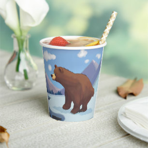 Braunbär in den Bergen Pappbecher