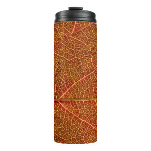 Braunblatt in nah-up-Fotografie Thermosbecher
