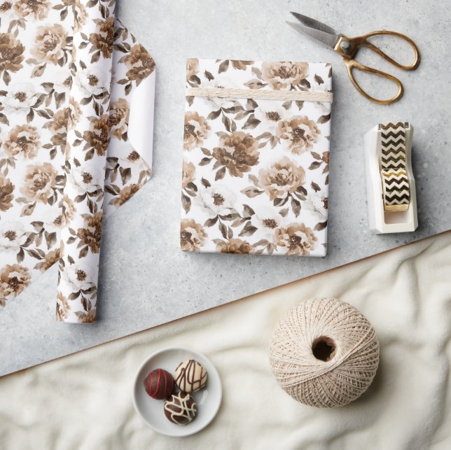 Brauncreme Weiße Blume Geburtstag Geschenkpapier (Kunsthandwerk)