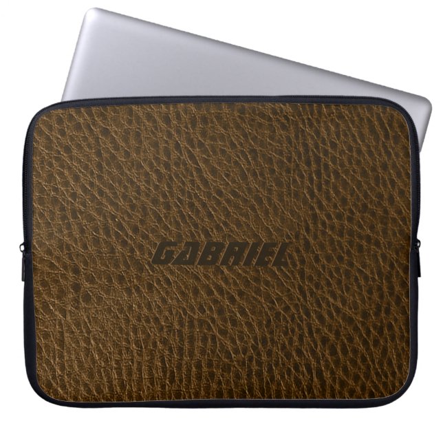 Braune, ausgeblendete Imitate Lederschau Monogramm Laptopschutzhülle (Vorderseite)