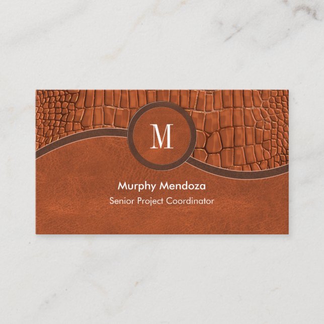 Braune Imitate Lederalligator Skin Luxus Monogram Visitenkarte (Vorderseite)