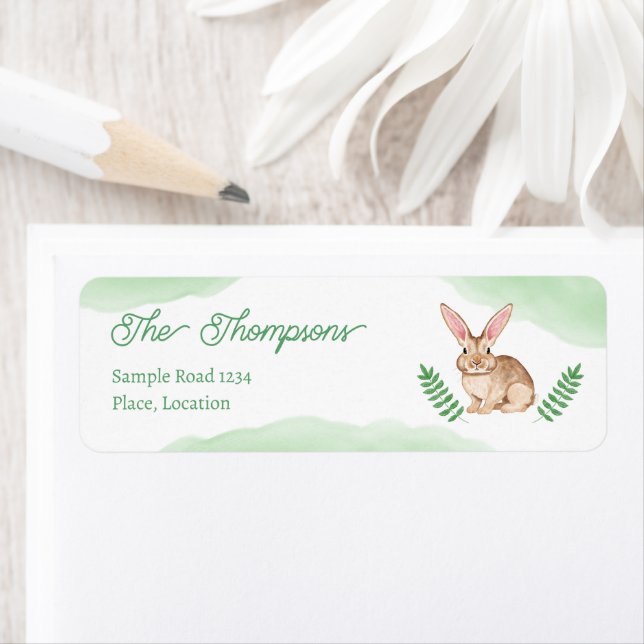 Brauner Aquarell-Hasenkaninchen mit grünem Frühlin (Insitu)