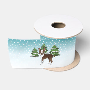 Brauner Boston Terrier in einem Winterwald Satinband