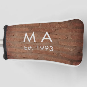 Brauner rustikaler Stein mit dem Namen Datum des J Golf Headcover