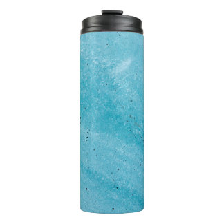 Brauner Sand mit Wassertröpfchen Thermosbecher