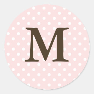 Braunes Monogramm M auf Polka Dot favorisiert Labe Runder Aufkleber