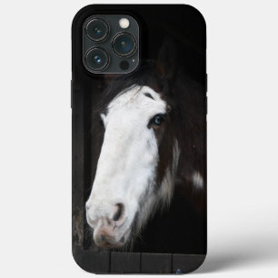 Braunes Pferd auf dem Bauernhof Case-Mate iPhone Hülle