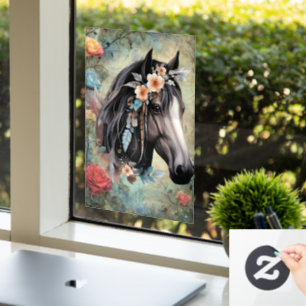Braunes Pferd in Blumen. Fensteraufkleber