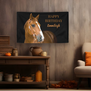 Braunes Quarter Horse auf schwarzem maßgeschneider Banner